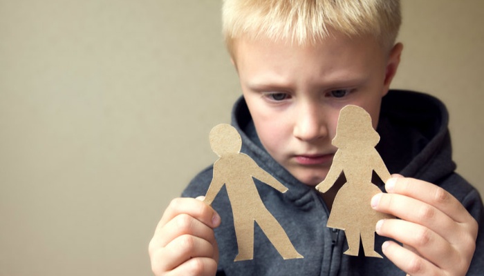 Определяя место проживания ребенка, суд должен учитывать его наилучшие интересы, а не применять презумпцию «в пользу матери»